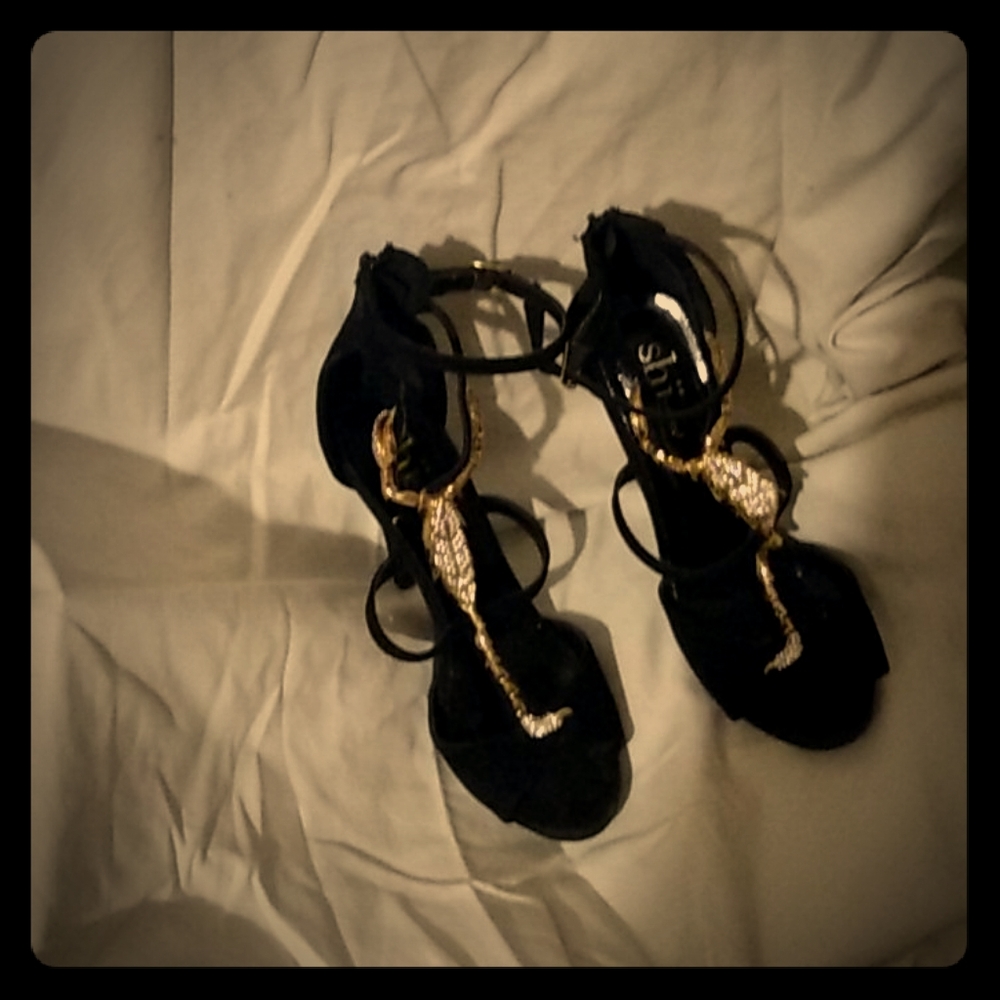 Shi by journey scorpion pumps
